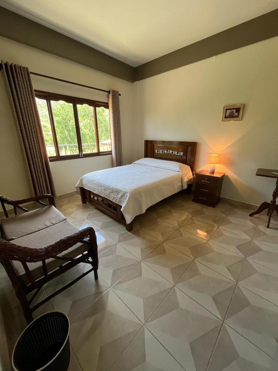 Hostal Dinosaurio Torotoro Екстер'єр фото